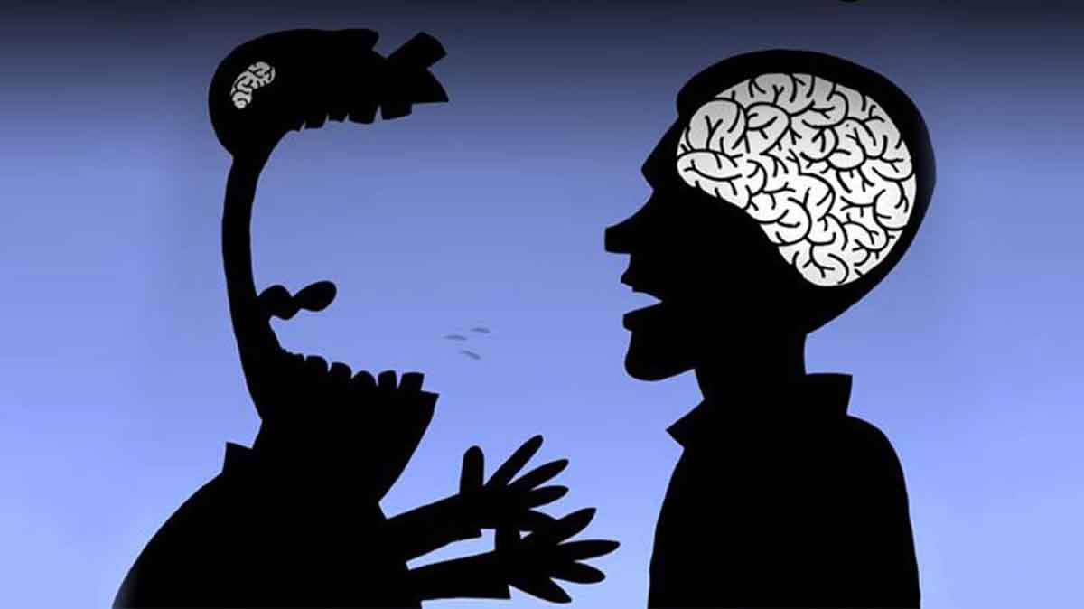 در آشفته‌بازاری که نخبه و پخمه را کنار یکدیگر می‌نشانند