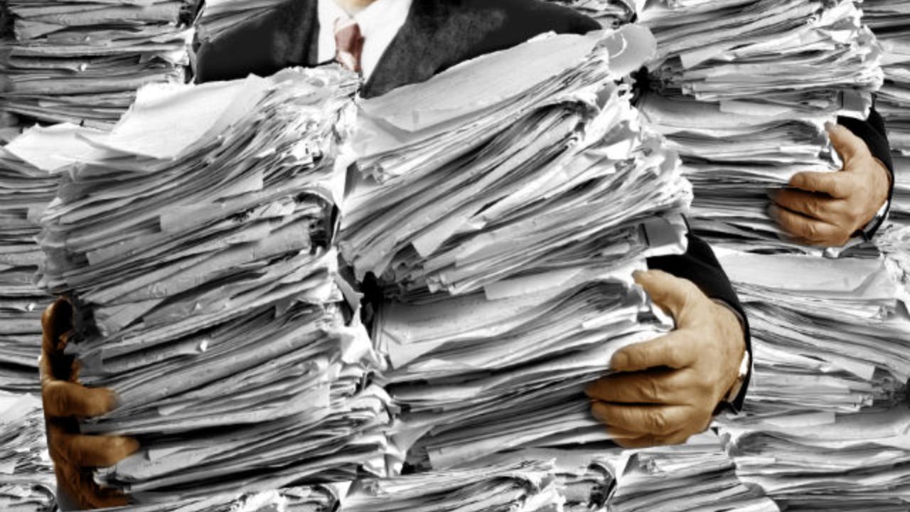 امضاءهای طلایی، مانع رشد تولید