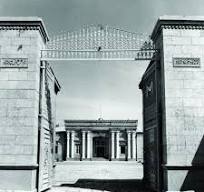 داستان اَندوه‌بارِ دبیرستانِ باستانیِ شاپور شیراز